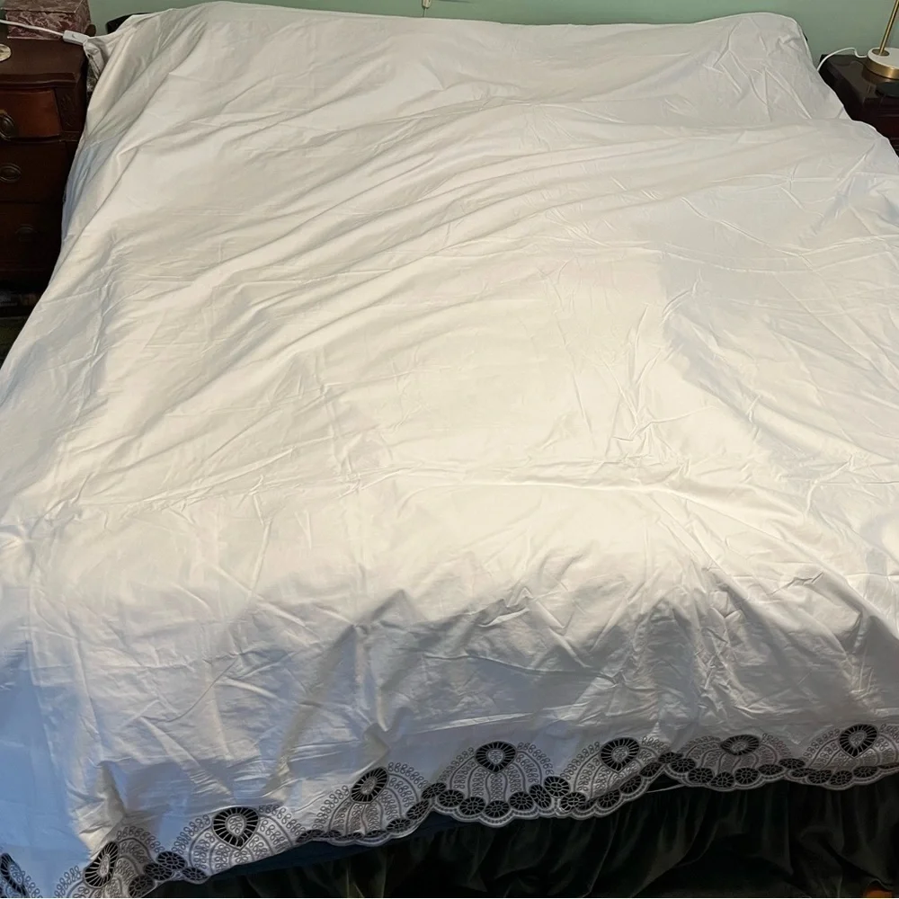 Anthropologie Eyelet Embroidered Duvet Cover Size Queen NEW